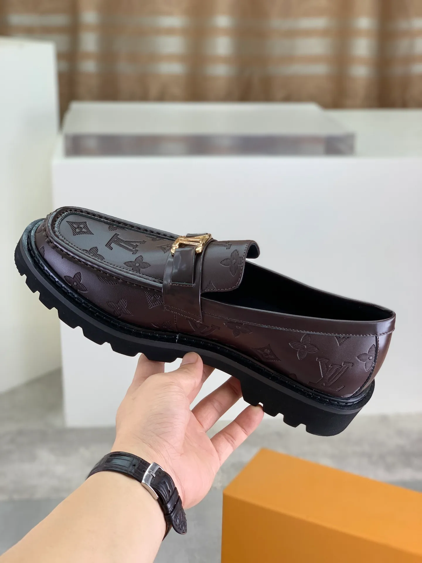 Factory price P820 💎💎💎LOUIS VUITTON [Louis Vuitton] - LV men's business casual leather shoes, luxurious and noble 👞All imported original cowhide, just to create a more comfortable wearing experience, upper: original high-end calfskin ➕Imported soft cowhide lining, original lightweight foam outsole ✔️ Color: 6️⃣colors available Size: 39-44 (38.45 46 can be customized (non-returnable)